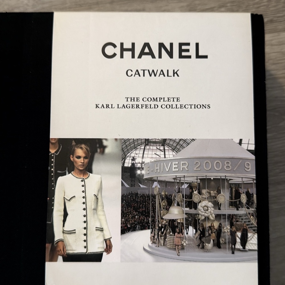 🖤CHANEL•Catwalk•Coffee Table Book•NWT🖤 - Picture 7 of 8